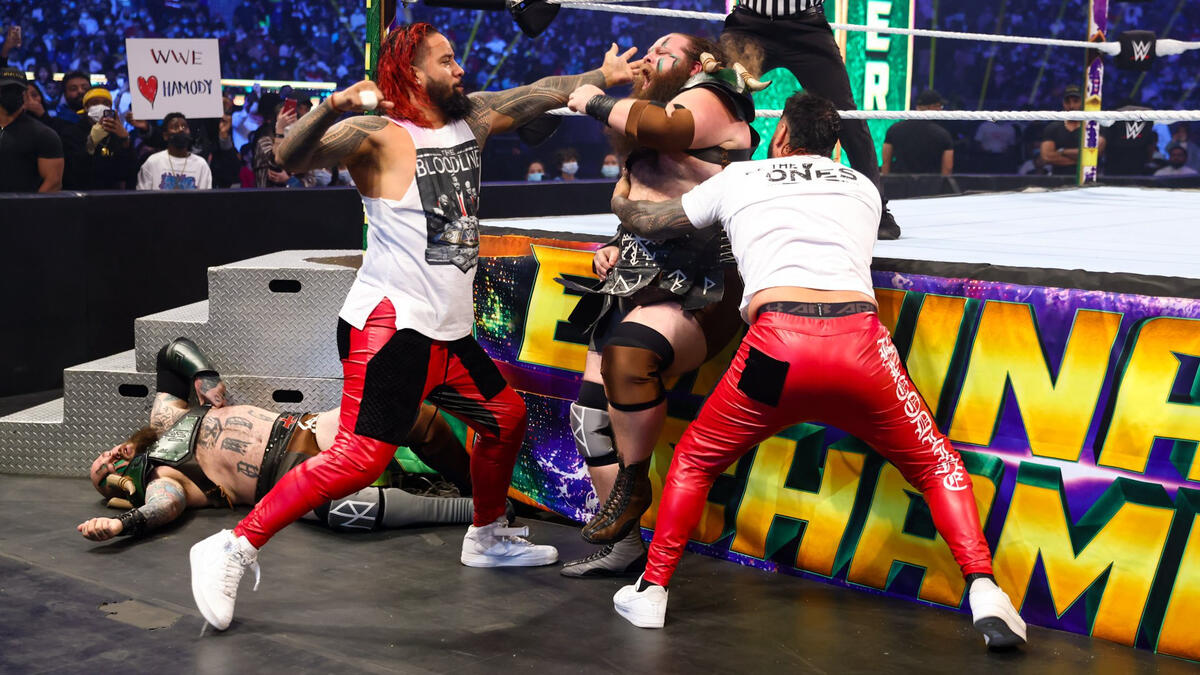 SmackDown Tag Team Champions The Usos vs. Viking Raiders