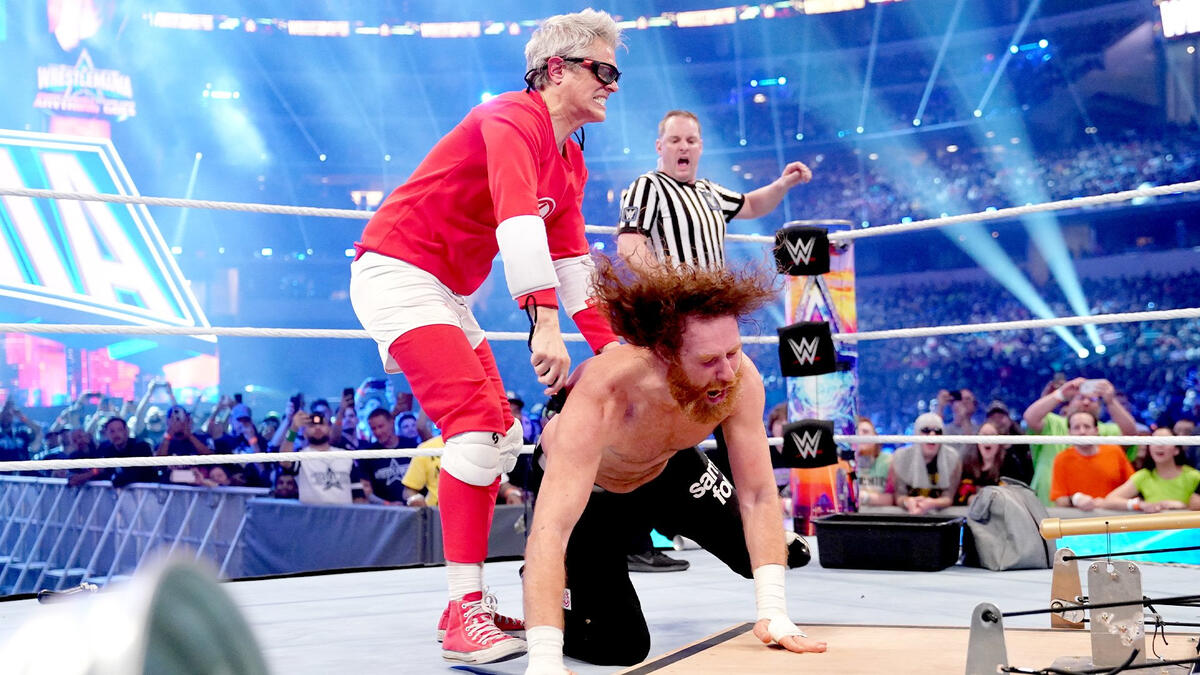 Johnny Knoxville def. Sami Zayn (Anything Goes Match) WWE
