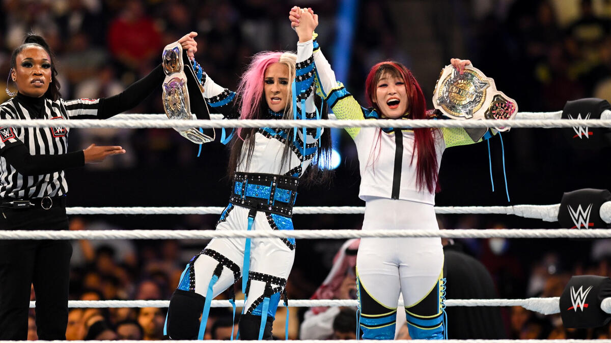 Alexa Bliss & Asuka win Women's Tag Team titles on WWE Raw - WON/F4W - WWE  news, Pro Wrestling News, WWE Results, AEW News, AEW results