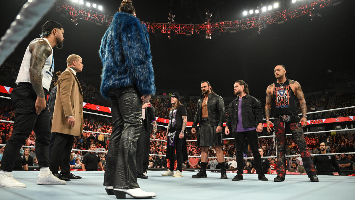 The amazing images of Raw, Nov. 20, 2023 photos WWE