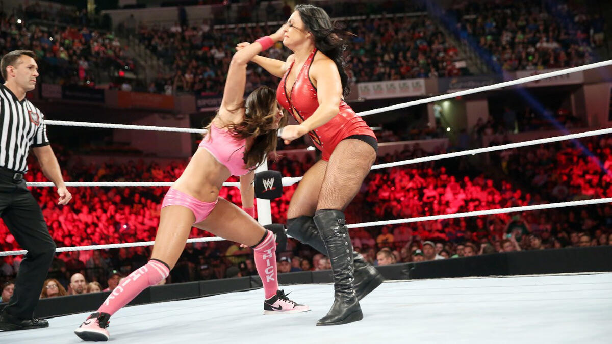 Nikki Bella Vs Alicia Fox Aksana On Handicap Match Photos WWE