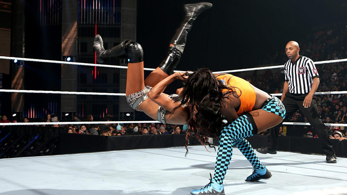 Naomi Vs Alicia Fox Photos Wwe 2122