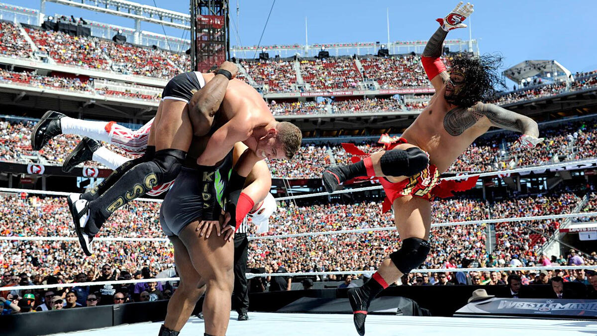 WWE Tag Team Champions Tyson Kidd & Cesaro def. The Usos, Los