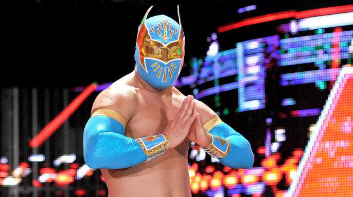 Sin Cara vs. Primo | WWE