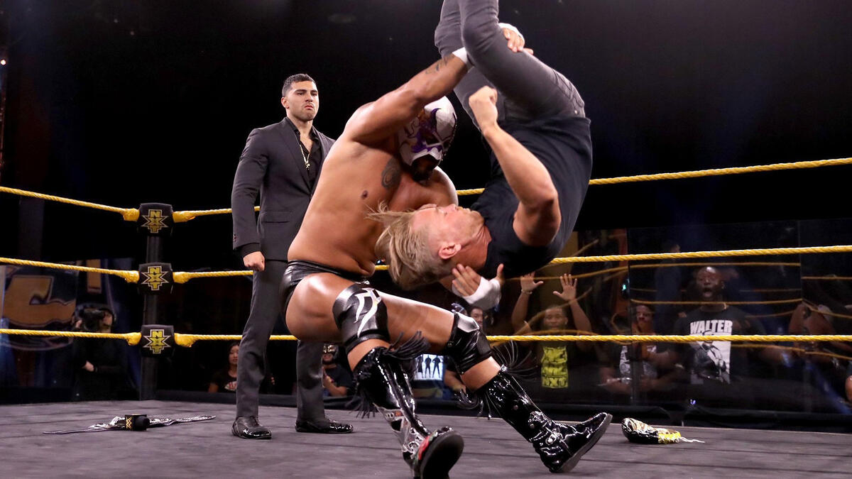 El Hijo Del Fantasma revela sua real identidade no WWE NXT