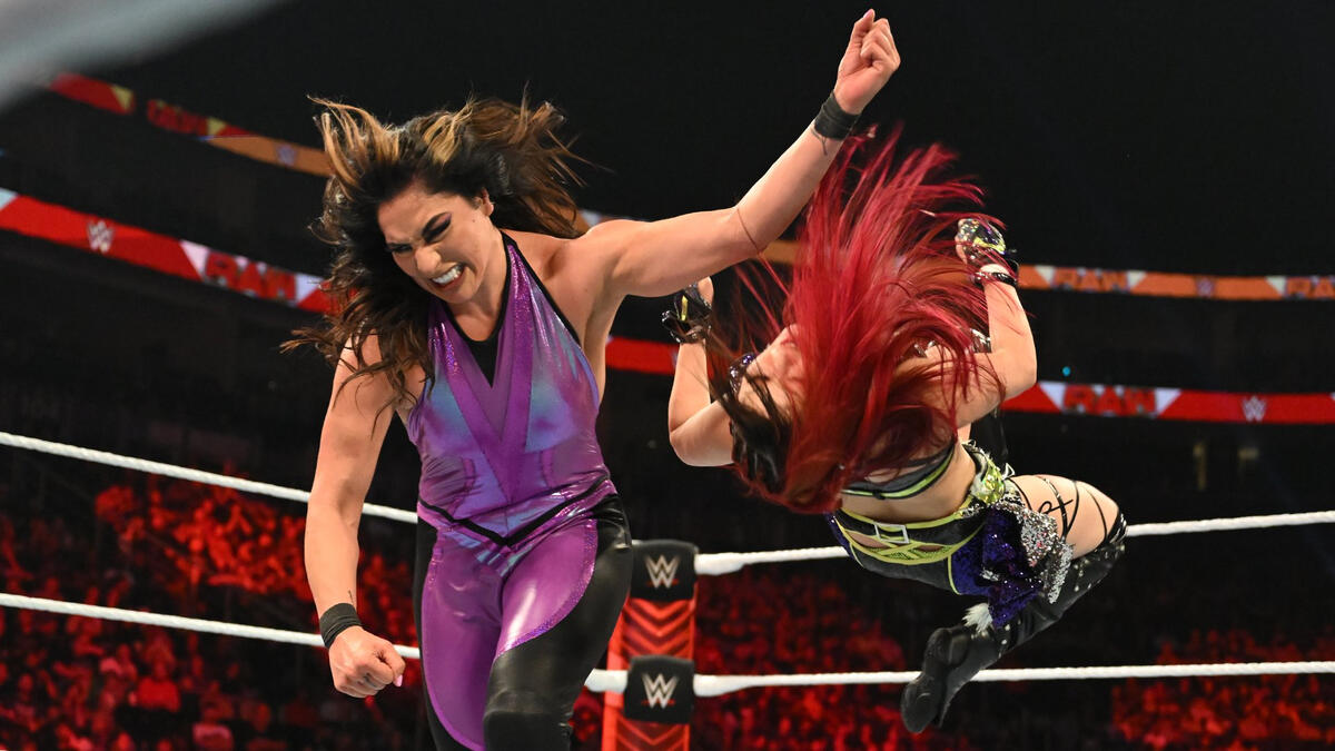 WWE Raw: New Women’s Tag Team Champions Crowned On August 29 Main Event Match 1