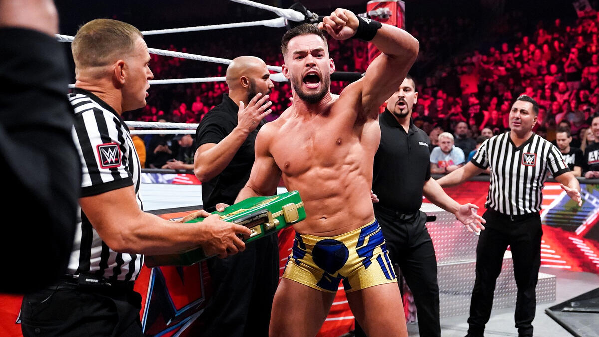 WWE Raw: Theory’s Money In The Bank Cash-In Fails Miserably On November 7 Episode 2