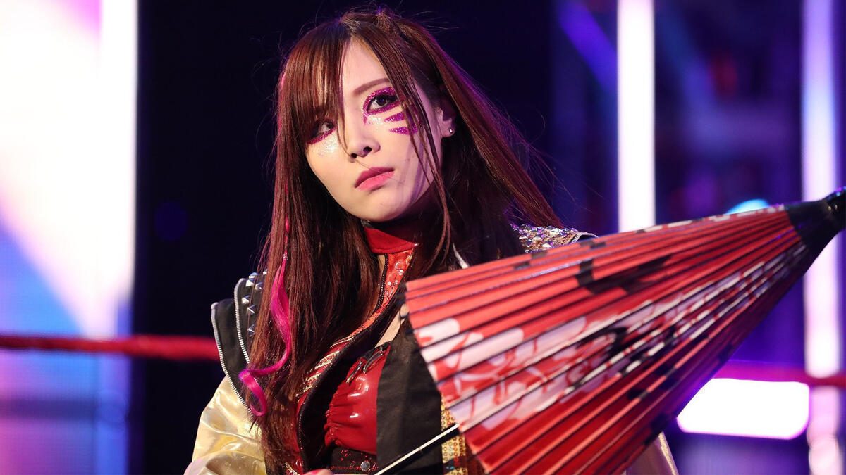 Kairi Sane deixa oficialmente a WWE