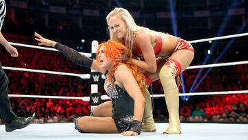 Sasha Banks vs. Summer Rae: photos