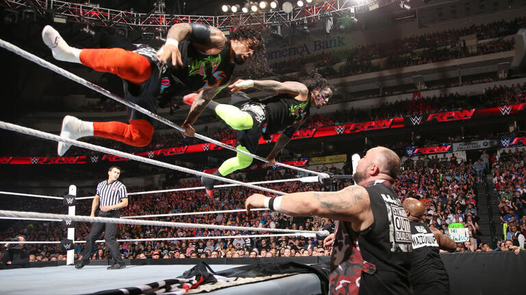 Raw: April 4, 2016 | WWE