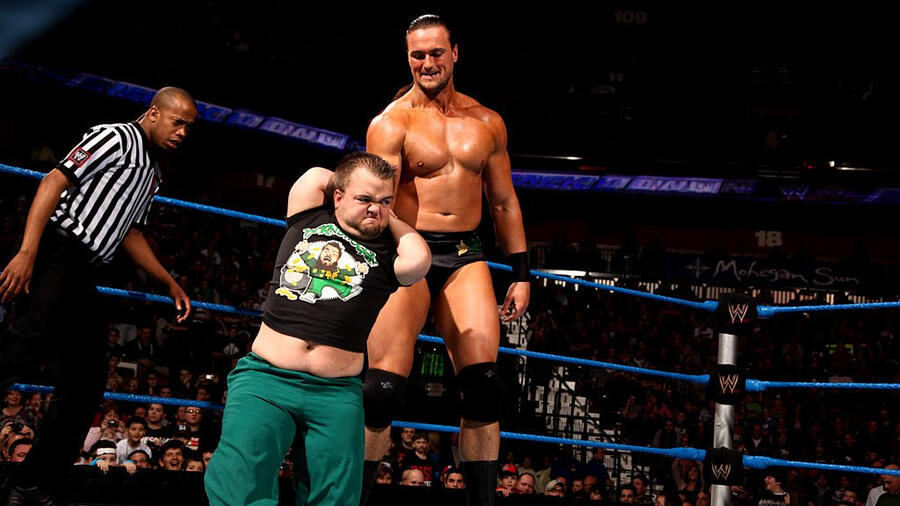 hornswoggle vs mini john cena