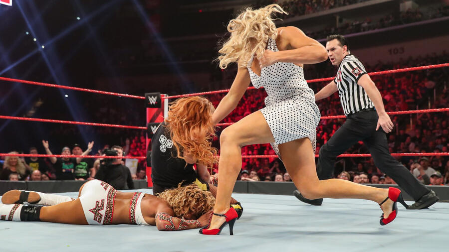 Becky Lynch forces Indi Hartwell to tap out in NXT Women's Title Match on  Raw, WWE on FOX