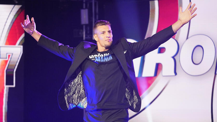 WATCH: Rob Gronkowski makes his WWE debut at WrestleMania 33 – The Denver  Post