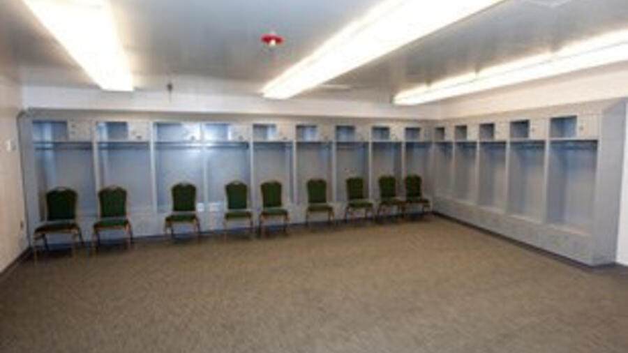 Raw Locker Room Vacant Prior To Solidarity Rally Wwe